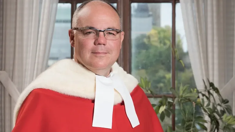 SCC clarifies test for mandatory interlocutory injunctions.
